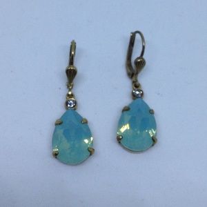 gold tone teardrop light green moonstone earring